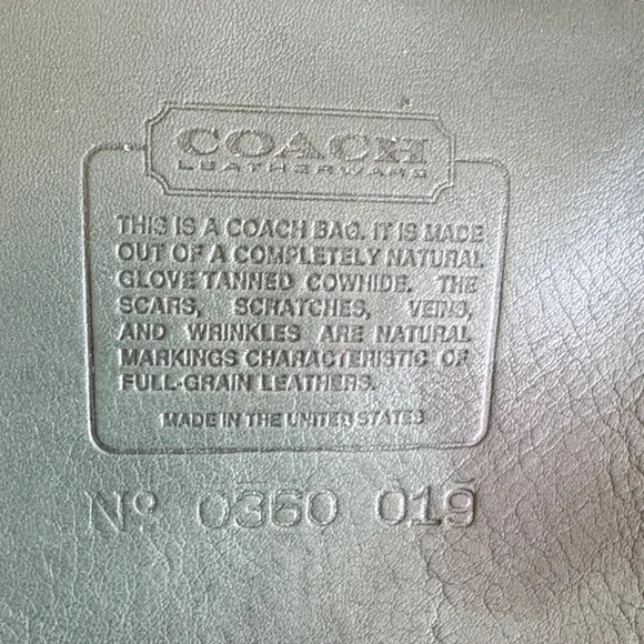 Vintage 90's Coach Cowhide Leather Crossbody Bag. Made is Usa. - Picture 10 of 12